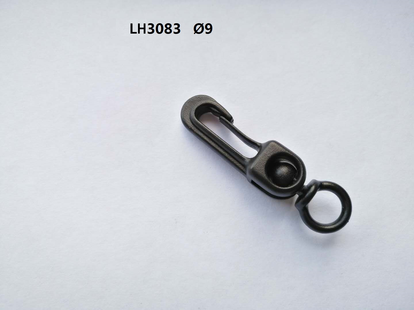 LH3083
